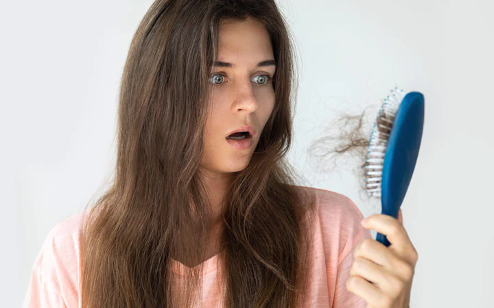 Quais são algumas dicas para pentear o cabelo corretamente?